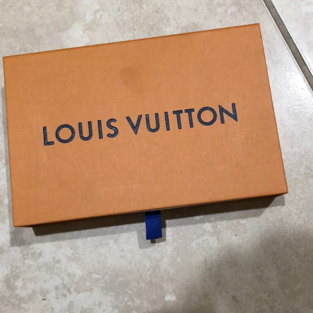 Louis Vuitton box